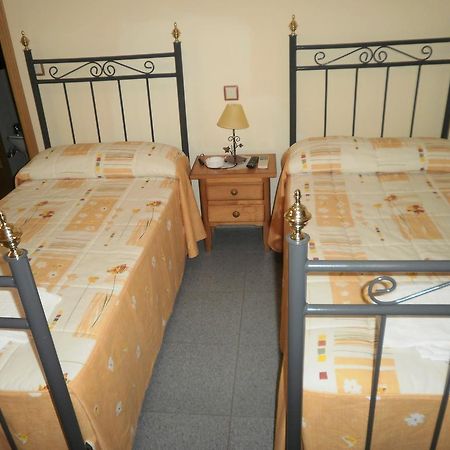 Hostal Miraflor De Las Cadenas Cuacos De Yuste Exterior foto