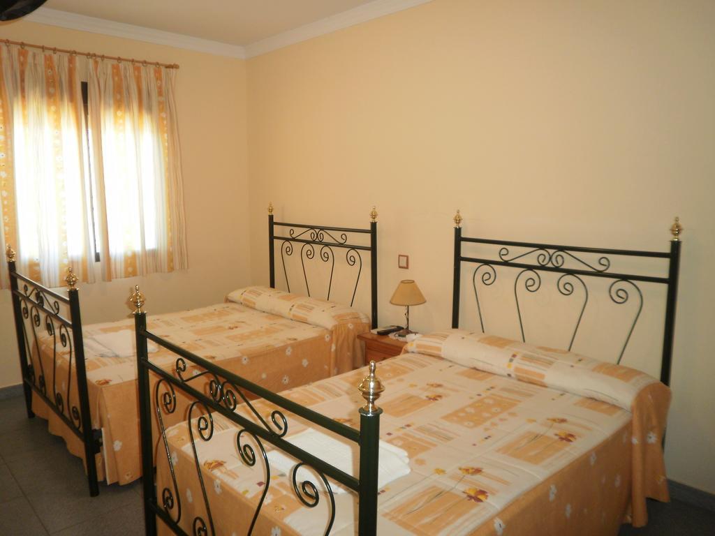 Hostal Miraflor De Las Cadenas Cuacos De Yuste Exterior foto